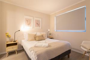 Modern Escape Nunoa Gem