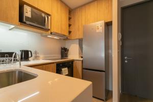 Modern Escape Nunoa Gem