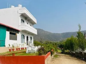 Manak Farm and Villa - Thūr