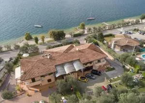 Villa Josefine Lake Front - Adults Only - Castelletto di Brenzone