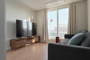 Newly Built, Quiet 2BR, 10min Walk to Seoul Stn