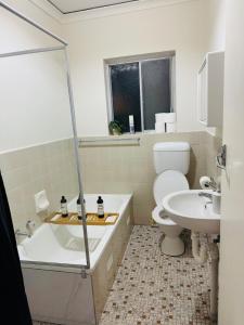 Inviting Ashford stay