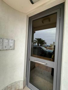 FRONTE MARE - A Due Passi dal Blu