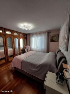 Maisons de vacances La maison du theatre : photos des chambres