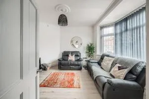 4 BR House - Coventry - Wifi - Canley