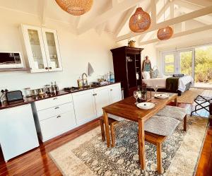 Sea Views, Hikes & Tranquility Clifftop Cabin