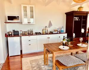 Sea Views, Hikes & Tranquility Clifftop Cabin