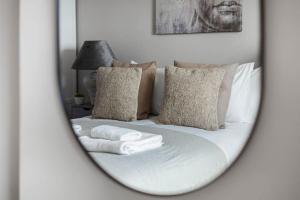 Stunning 2B Vauxhall Apt near Thames & Tube