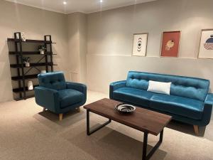 Sea Point flat - 130m2 in basement with patio