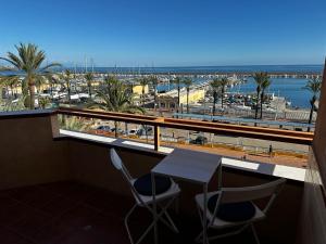 Apartment in Paseo Maritimo- First line to the beach with sea view