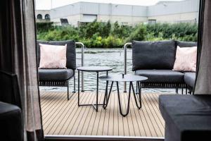 The Côôn Tinyfloatinghome