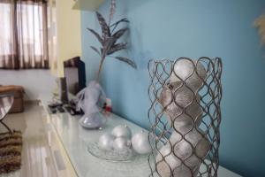 Amazing and Spacious w Side sea View