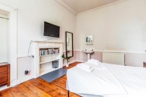 Large Super Central 3 Bed -Princes Street, Parking