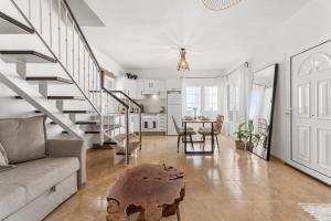 Home2Book Delightful Órzola Duplex by the Coast