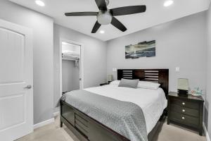Spectacular 2 bed 2 bath Beach Front Beauty at Aquarius