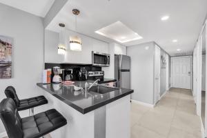 Spectacular 2 bed 2 bath Beach Front Beauty at Aquarius