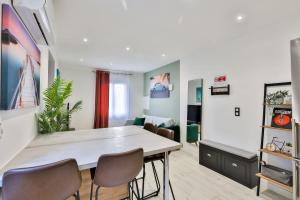 Appartements LE LUCIEN Eco-Appart'Hotel - Angouleme - Centre - Wifi - Parking prive - Classe 4 etoiles : photos des chambres
