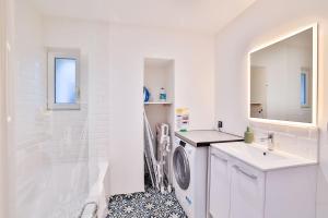 Appartements LE LUCIEN Eco-Appart'Hotel - Angouleme - Centre - Wifi - Parking prive - Classe 4 etoiles : Appartement - Rez-de-Chaussée