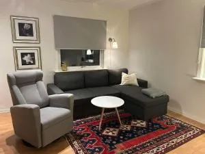 Sentralt beliggende lita leilighet - Slåttvikstrand