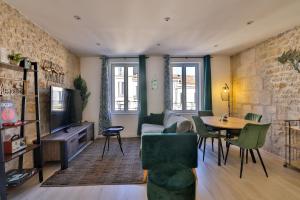 Appartements LE LUCIEN Eco-Appart'Hotel - Angouleme - Centre - Wifi - Parking prive - Classe 4 etoiles : photos des chambres
