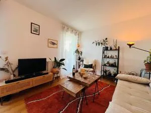 Casa Verde - 3 Chambres - Parking - Balcon - Feneu