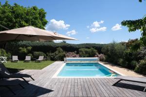 Villas Air-conditioned house in the Luberon with heated swimming pool in Saint Saturnin les Apt - 8 people. : photos des chambres