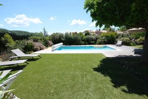 Villas Air-conditioned house in the Luberon with heated swimming pool in Saint Saturnin les Apt - 8 people. : photos des chambres