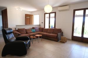 Villas Air-conditioned house in the Luberon with heated swimming pool in Saint Saturnin les Apt - 8 people. : photos des chambres