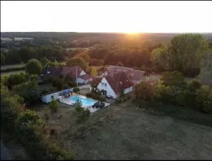 Hameau entier: piscine et discothèque privatives ! - Le Lys-Saint-Georges