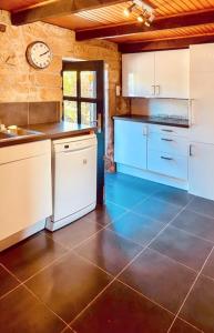 Maisons de vacances Maison accueillante a Erdeven avec jardin : photos des chambres