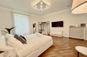 DELUXE Suite, top floor stunning view!