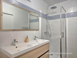 Maisons de vacances Le Relais 19 centre bourg T4 100m2 - 4min a Puy duFou : photos des chambres