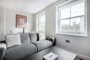 Blueground Waterloo airy design balcony LON-105