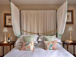 Finest Retreats - Kites Gate