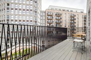 Blueground Southwark nr bars dining shops LON-377