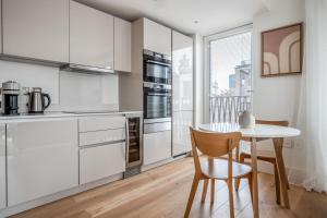 Blueground Southwark nr bars dining shops LON-377