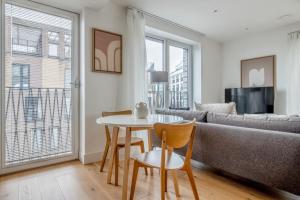 Blueground Southwark nr bars dining shops LON-377