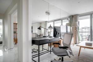 Blueground Chelsea balcony nr Kings Road LON-307