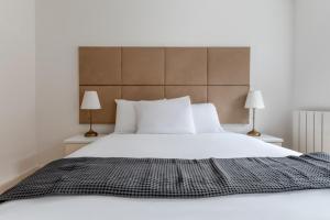 Blueground Canary Wharf nr offices food bars LON-484