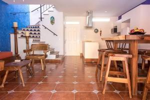 2 Deluxe 2BR Suites only 2 Walk from the Beach