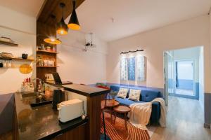 An House - 2BR Fusion Indigo - 5 to Ho Guom with Projector & Washer