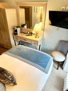 Small Single Room room in Avalon House Hotel