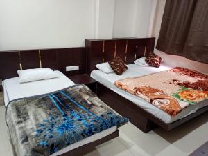 Hotel Barsana Palace, Near Mahakal Temple- 200 meter