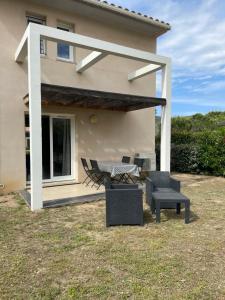 Maisons de vacances Villa 4 a 6 personnes dans residence avec piscines proche plage : photos des chambres