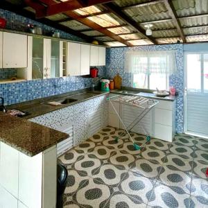 Casa 3 dormitórios bem localizada