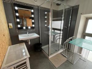 Grand Duplex Rosella Hightower