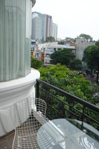 Saigon Sunset Apartment - 100m to Bui Vien Walking Street