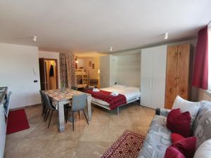 Monolocale nuovo sulla pista da sci in montagna