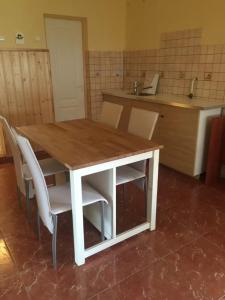 Sleeps 7 - FamilyFriendly - CloseToLakeBalaton