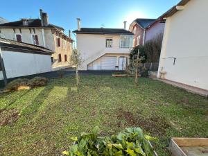 Maisons de vacances Le Chalet - maison avec jardin et parking : photos des chambres